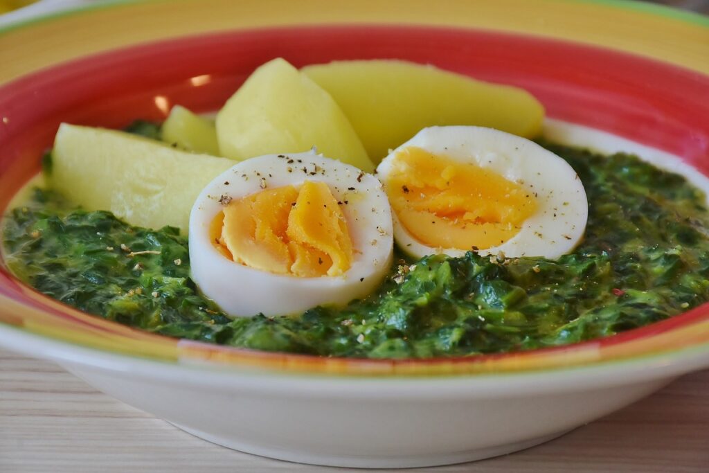 spinach, egg, potato-1665396.jpg